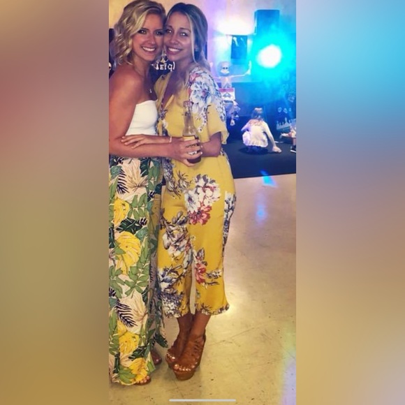 Jumpsuit. Size XS - Picture 1 of 2